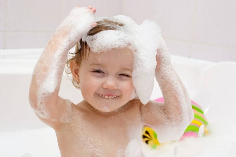 Enseigner la propreté et l'hygiène corporelle à son enfant